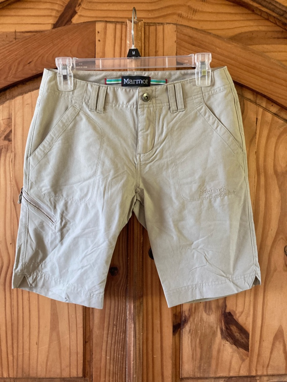 Women’s Marmot tan khaki nylon flat front chino Bermuda shorts size 4
